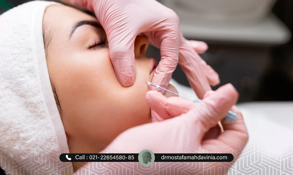 لیفت صورت با نخ طلا چیست؟ خانمی در حال لیفت با نخ طلا